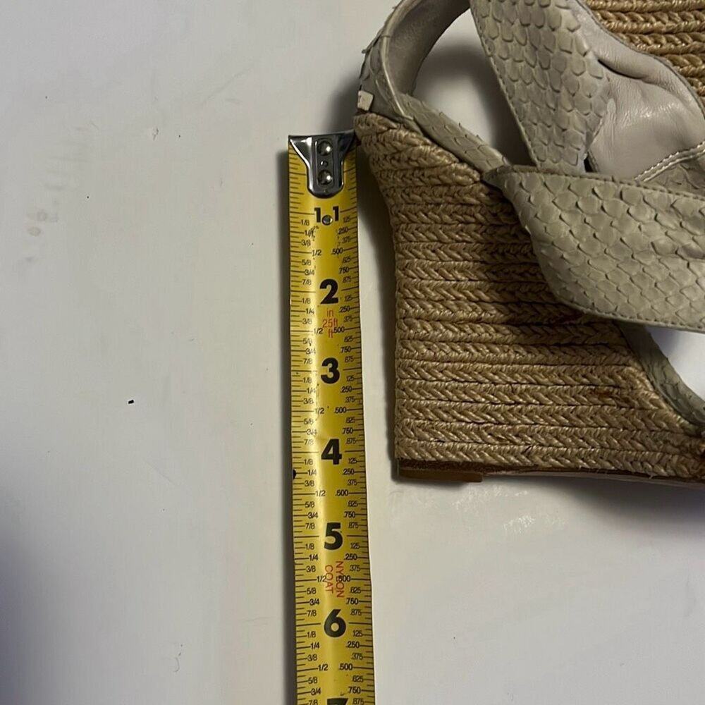 Burberry Womens Beige Tan Leather‎ Snake Embossed Wedge Sandals Size 35 - Picture 7 of 10